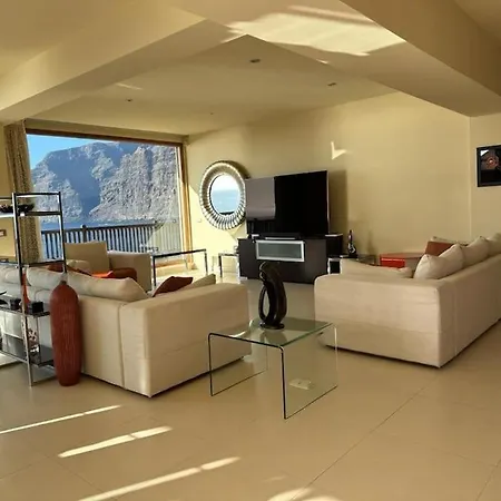 Adelfas 53 * Santiago del Teide